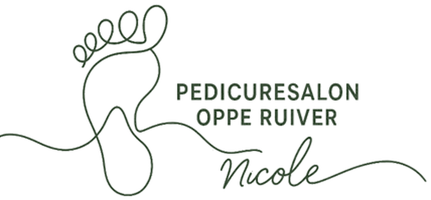 Logo van Pedicuresalon Oppe Ruiver, een voet getekend in één lijn met de naam Nicole